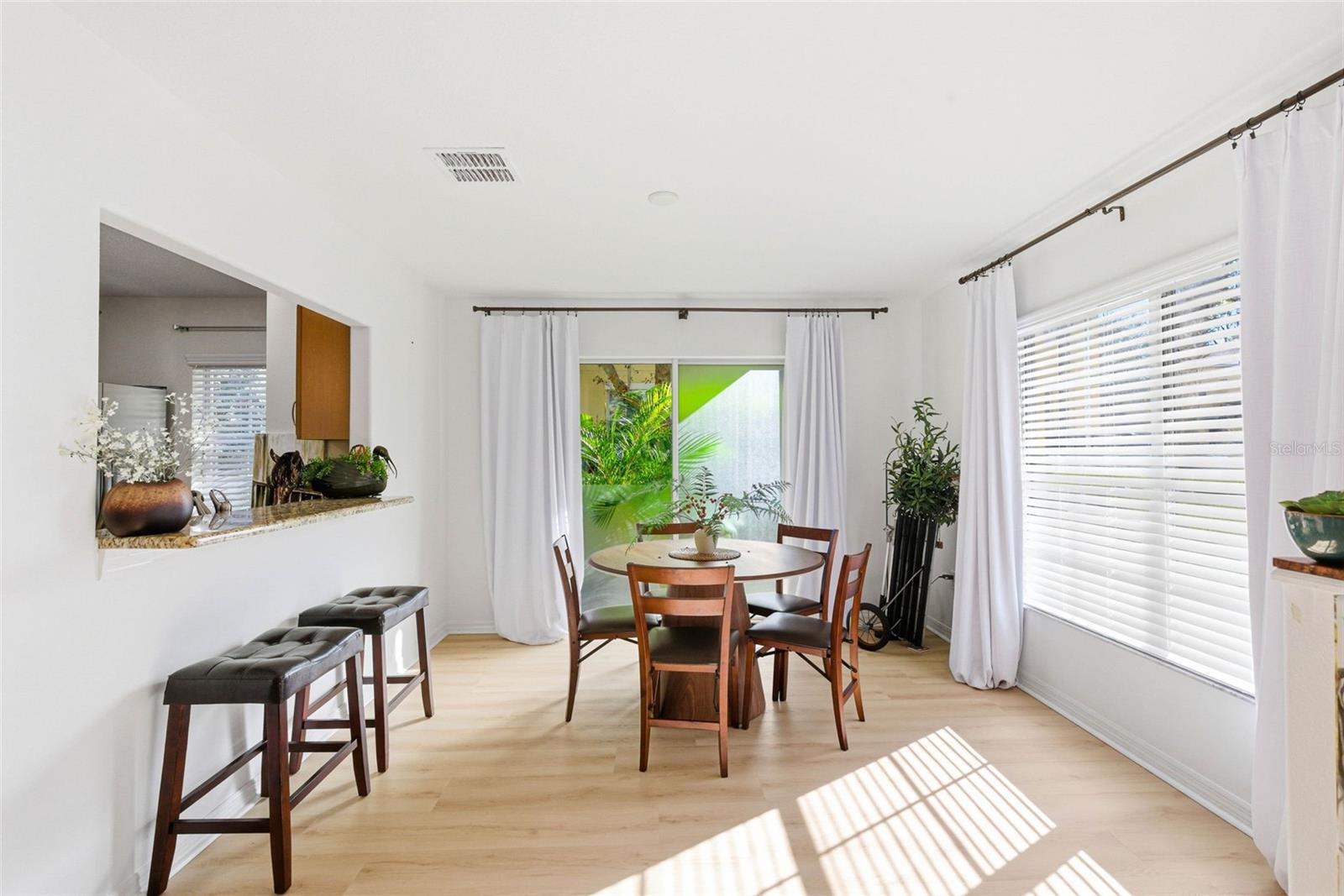 EILAND PARK TWNHMS - Residential