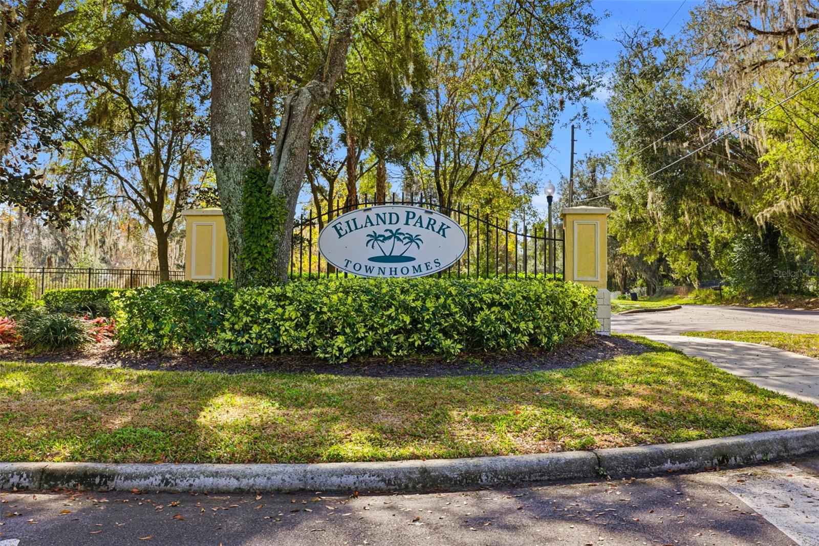 EILAND PARK TWNHMS - Residential