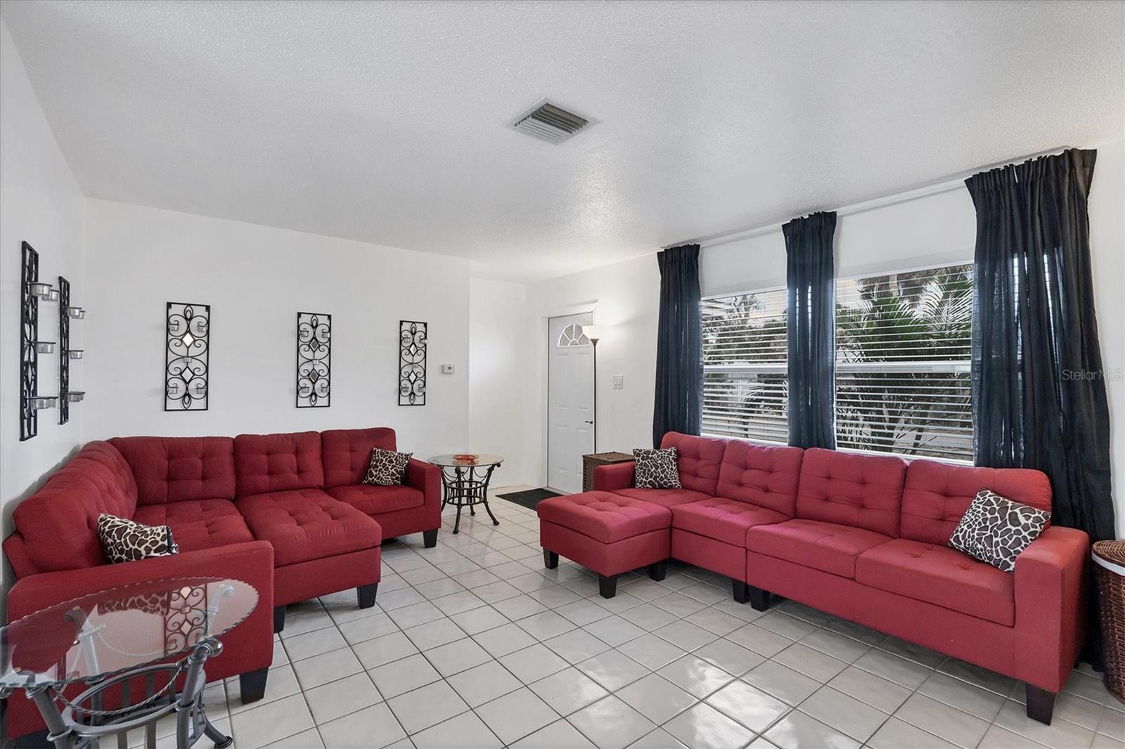 PELICAN SHORES - Residential