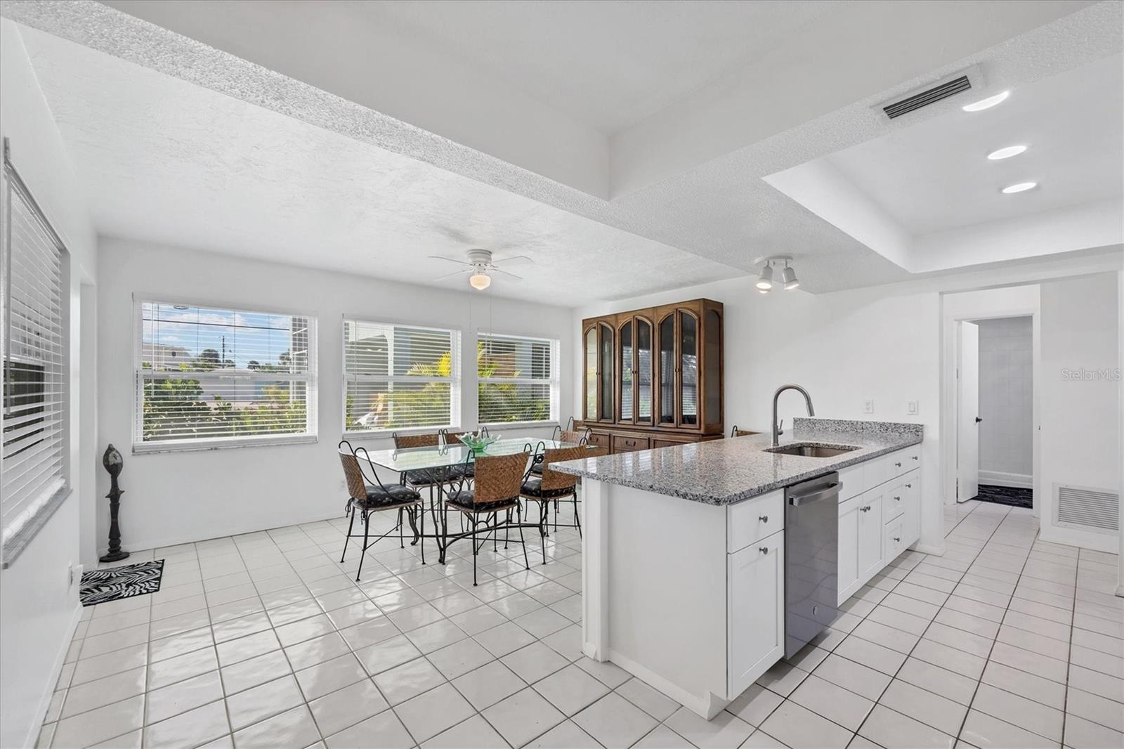 PELICAN SHORES - Residential