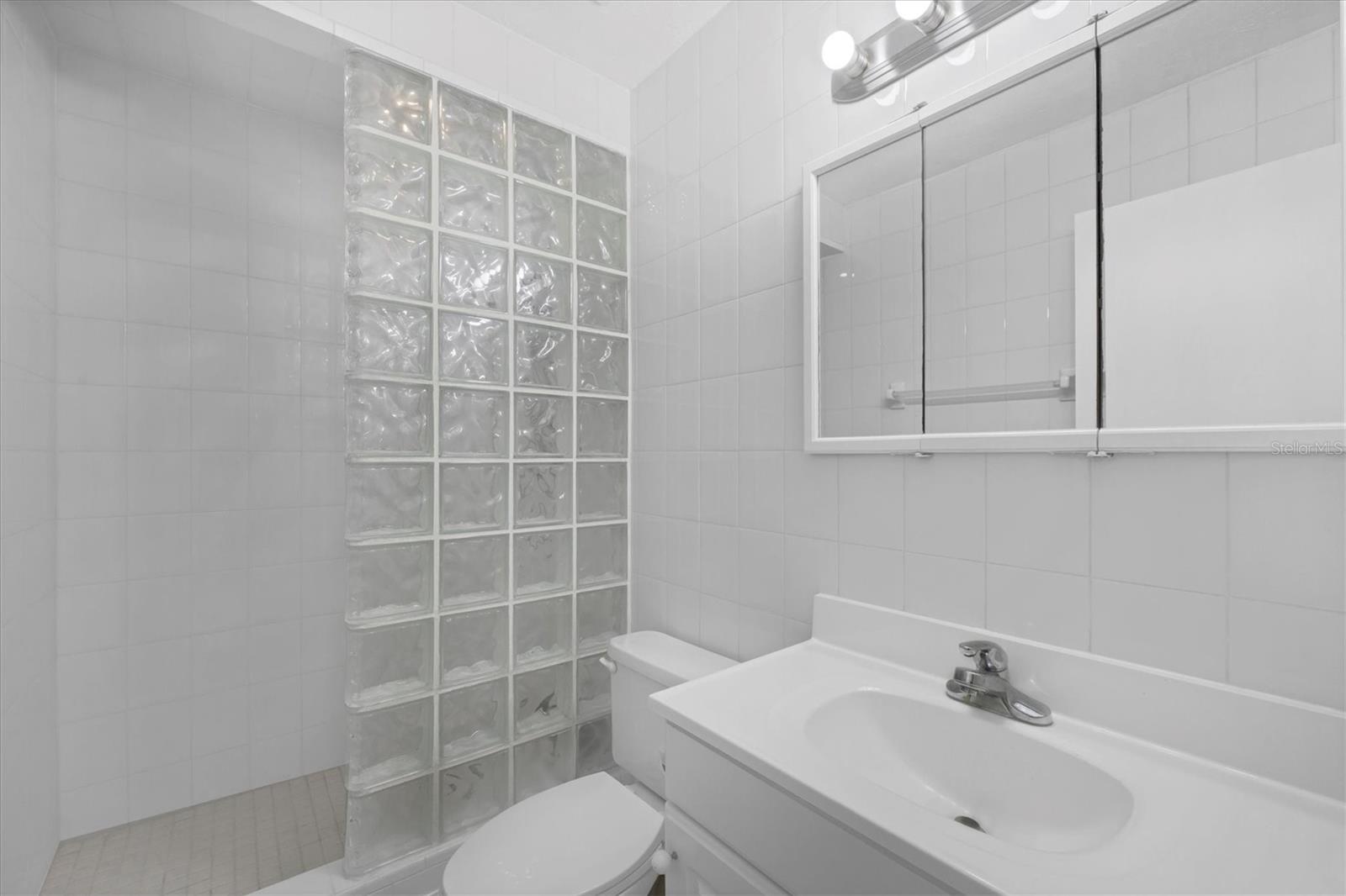 PELICAN SHORES - Residential