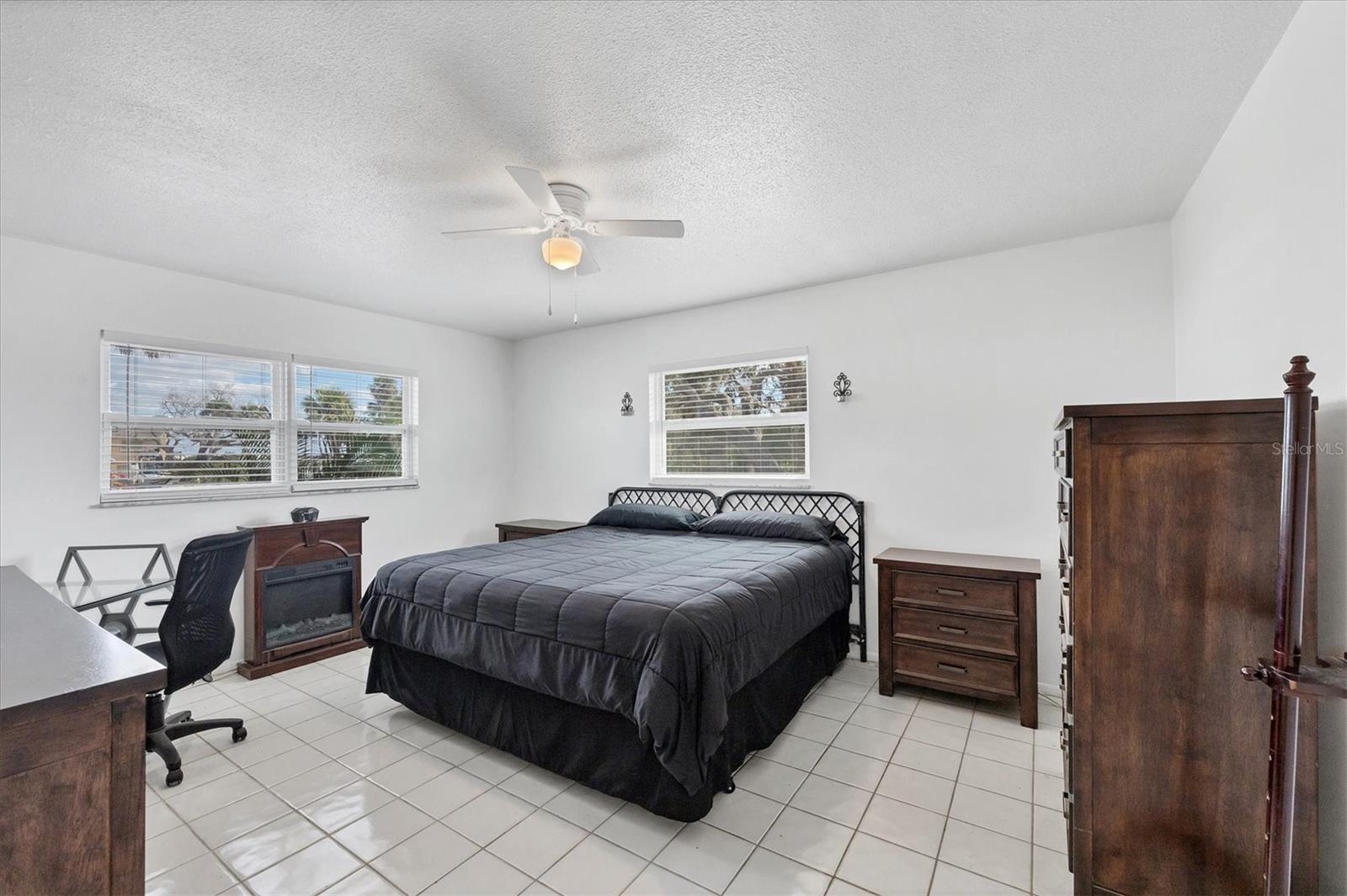 PELICAN SHORES - Residential