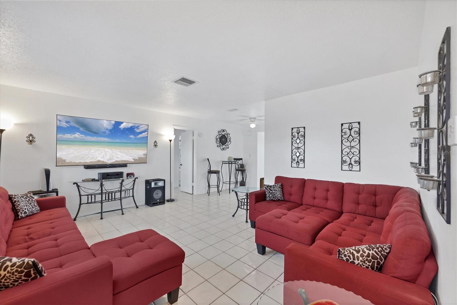 PELICAN SHORES - Residential