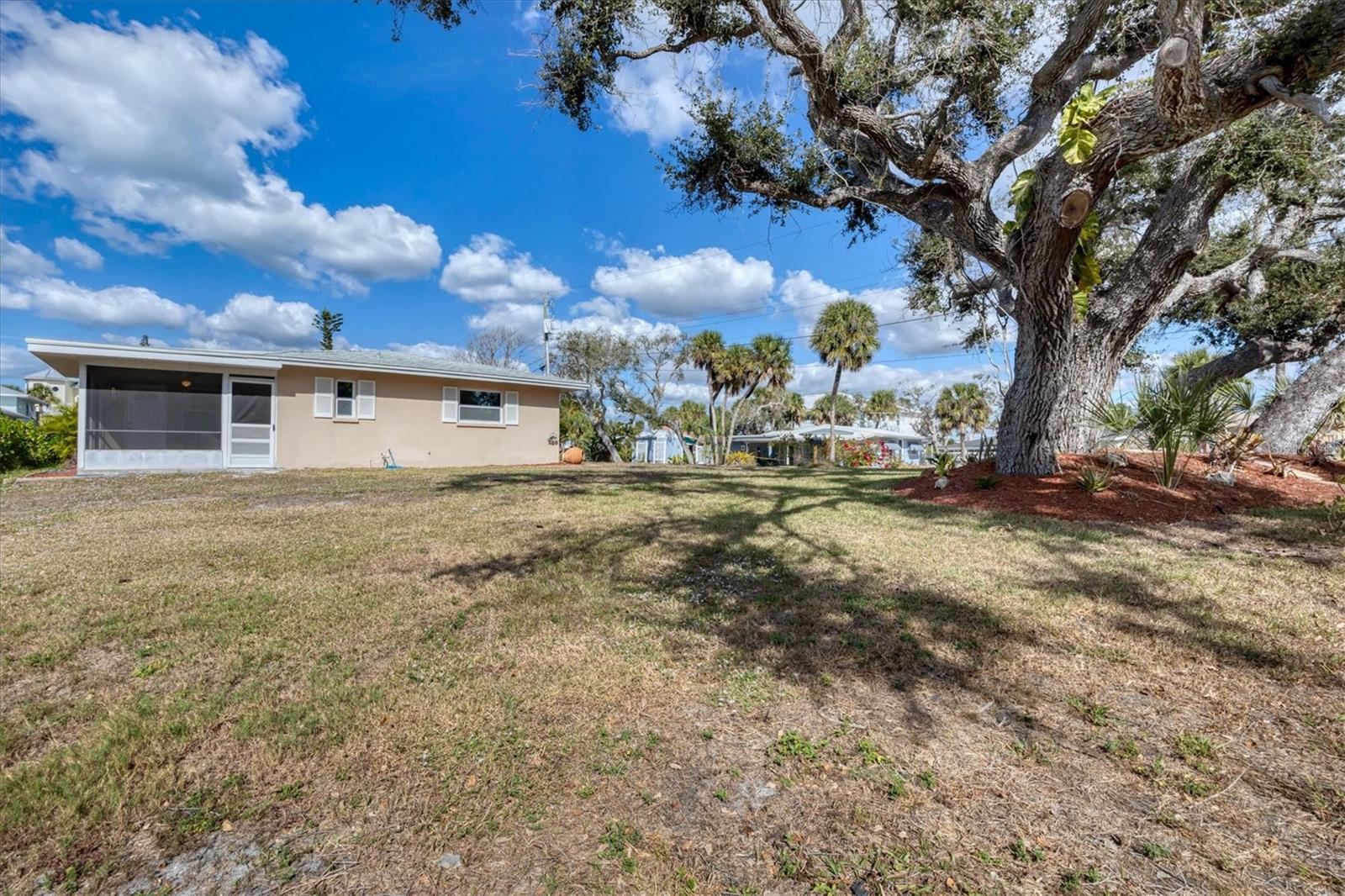 PELICAN SHORES - Residential