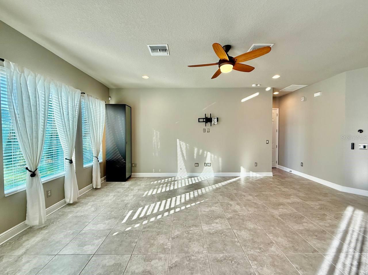 WATERSET PH 2C3-1/2C3-2 - Residential Lease