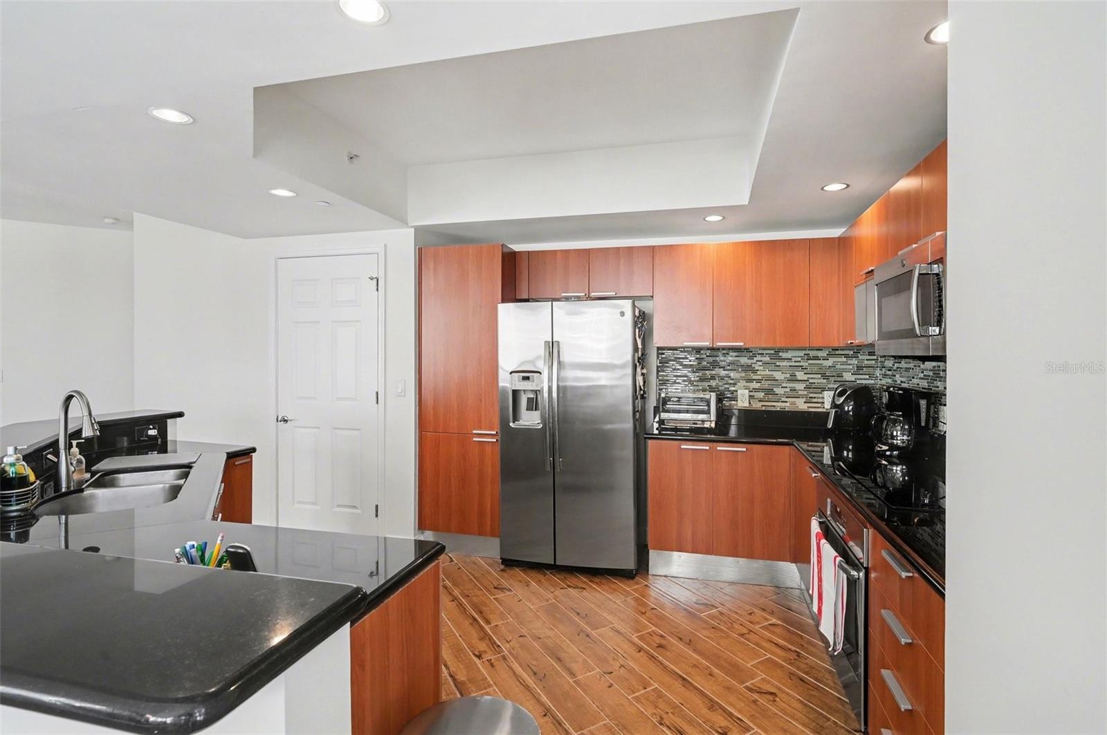 MARINA GRANDE ON THE HALIFAX - Residential