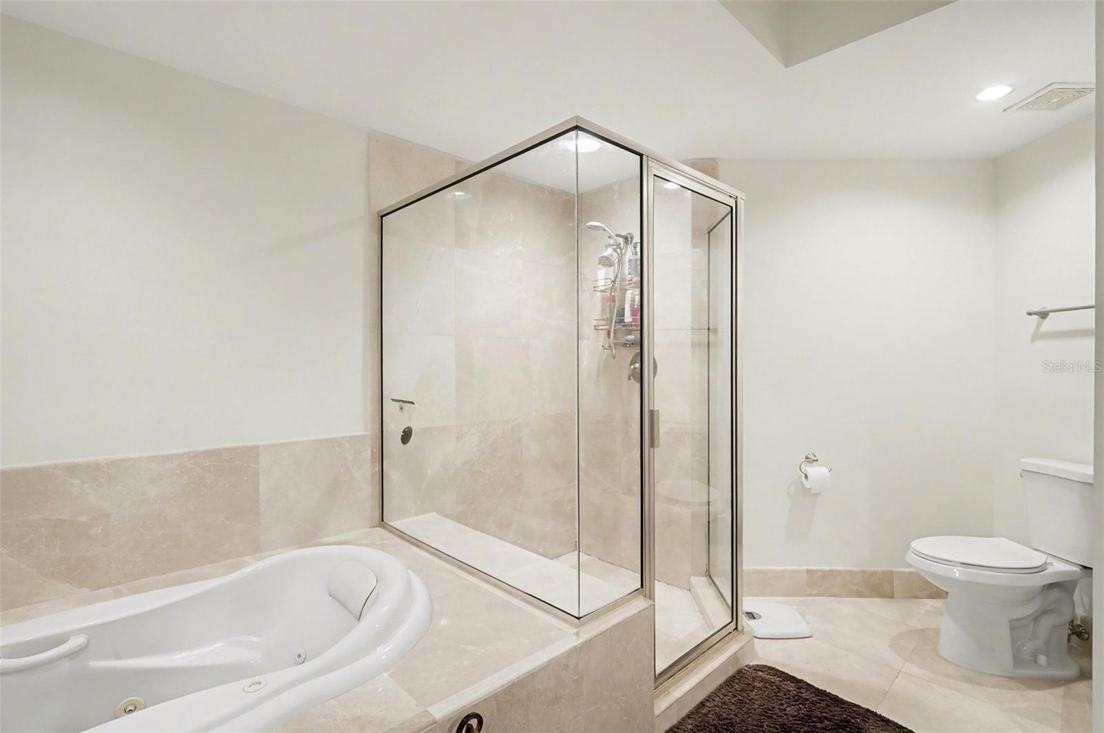 MARINA GRANDE ON THE HALIFAX - Residential