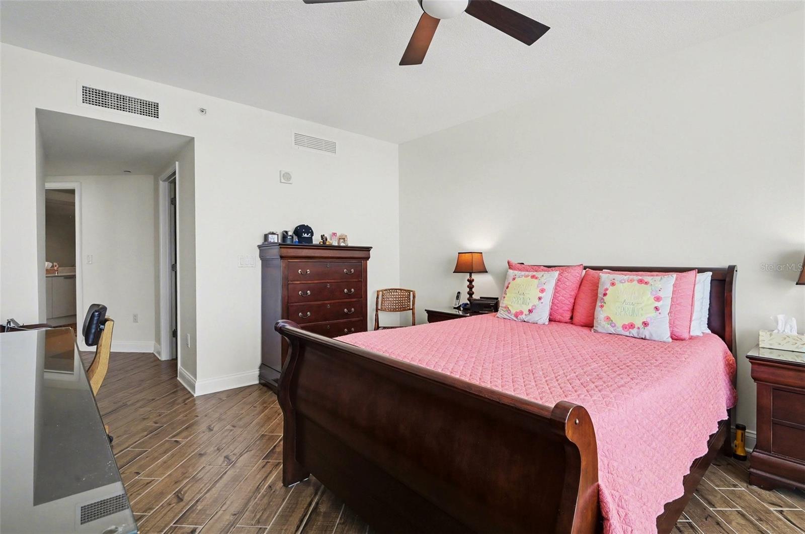 MARINA GRANDE ON THE HALIFAX - Residential