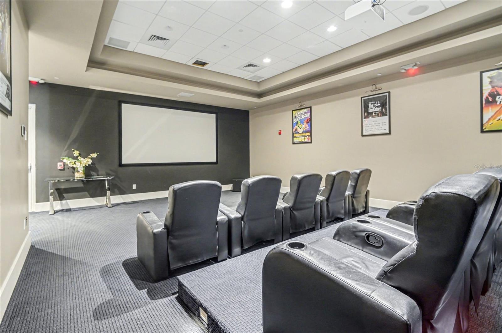 MARINA GRANDE ON THE HALIFAX - Residential