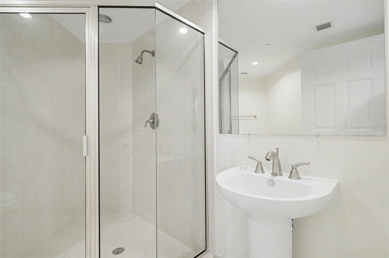 MARINA GRANDE ON THE HALIFAX - Residential