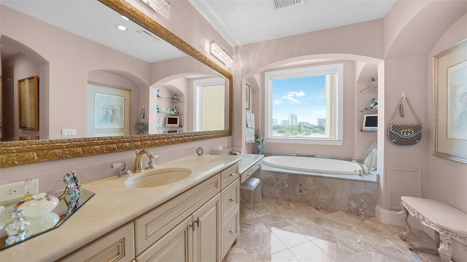 LA BELLASARA - Residential