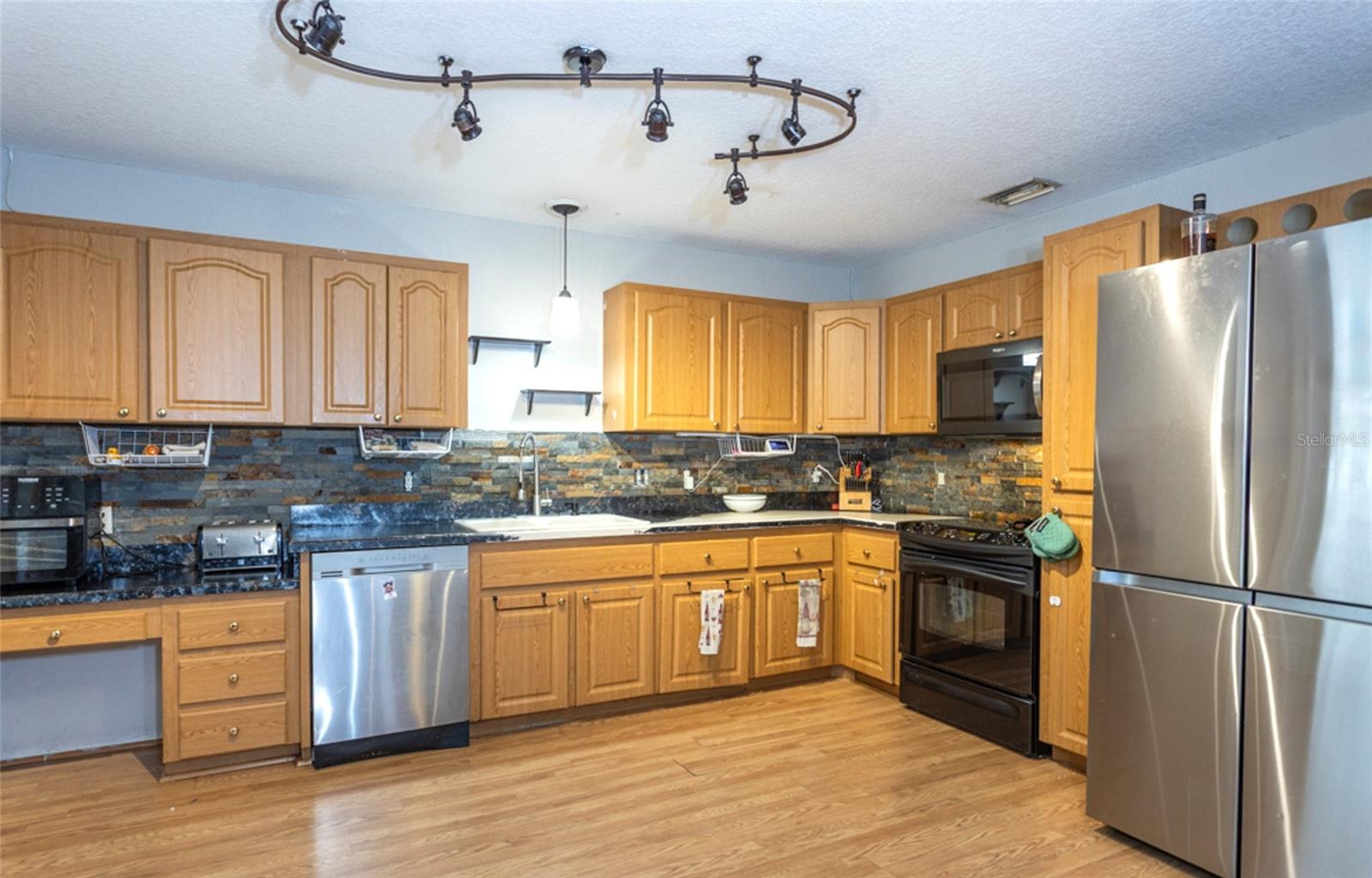 474 E UNIVERSITY AVENUE