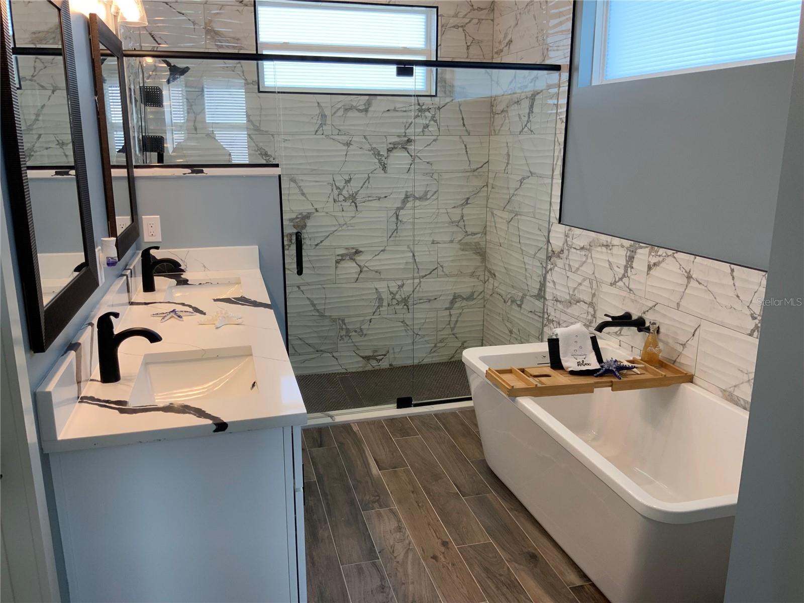 LEESBURG MAJESTIC OAKS SHORES - Residential