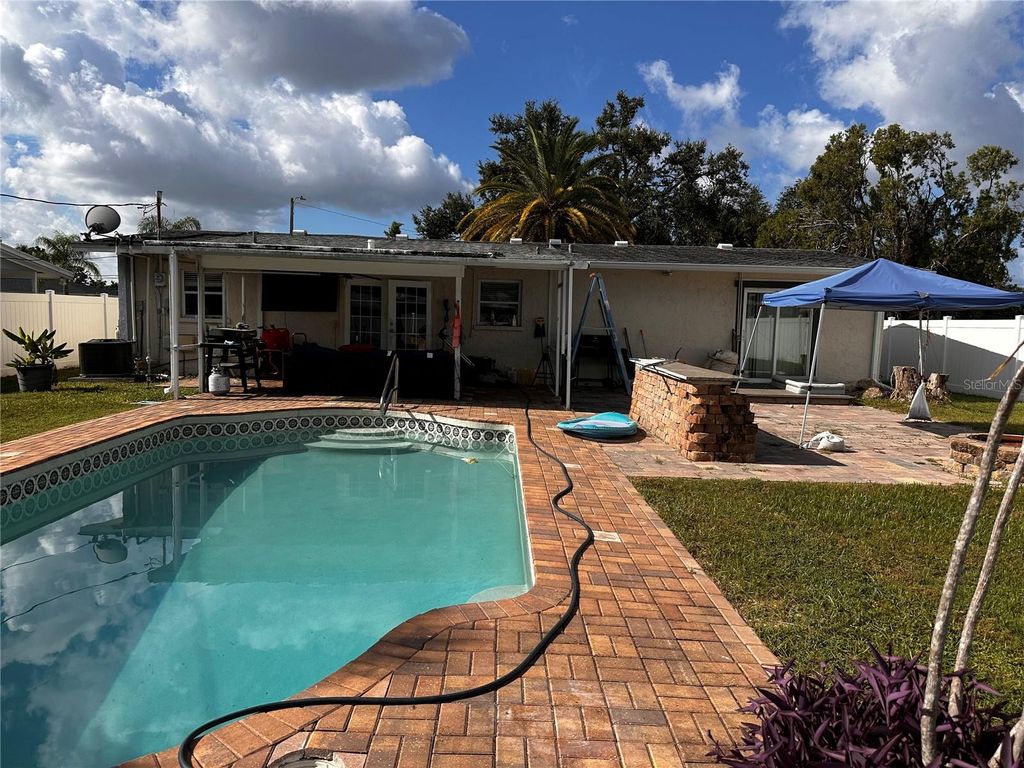 Photo of 2310 25th Avenue W, Bradenton, FL 34205 (MLS # O6333758)