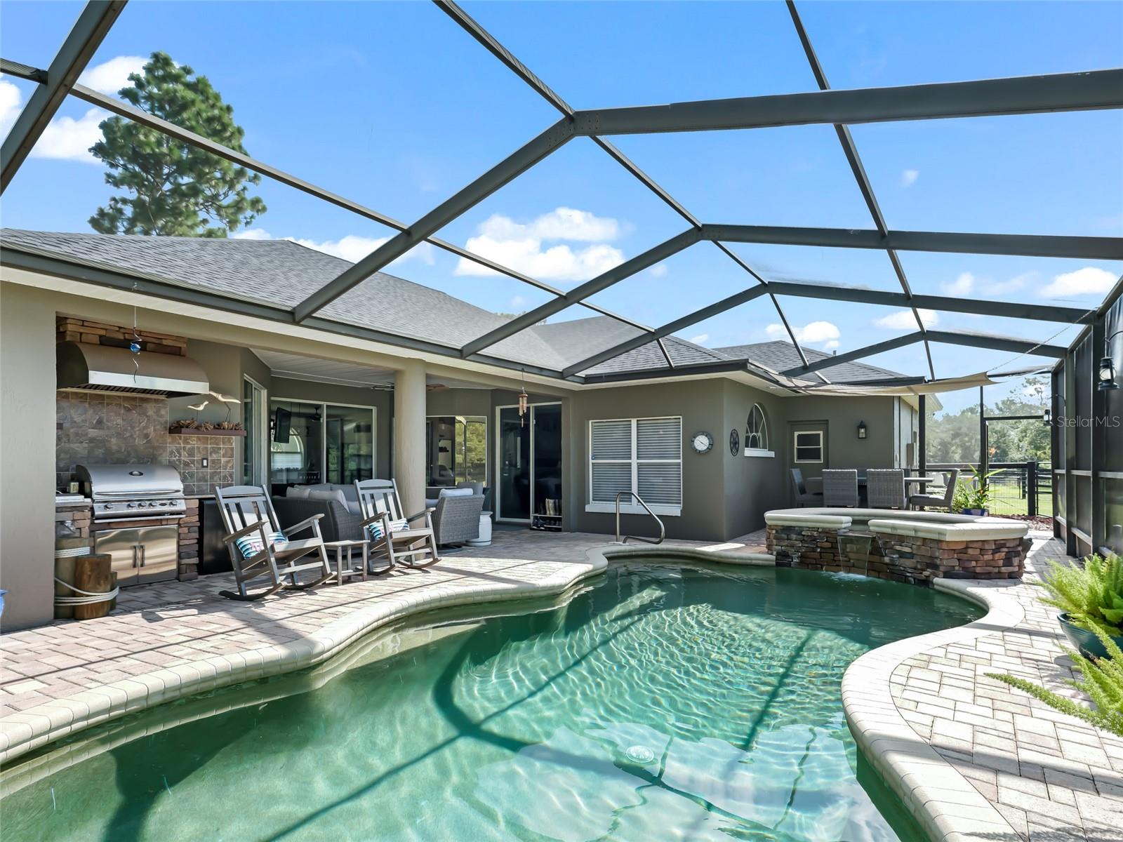 PINE RIDGE UNIT 02 - Residential