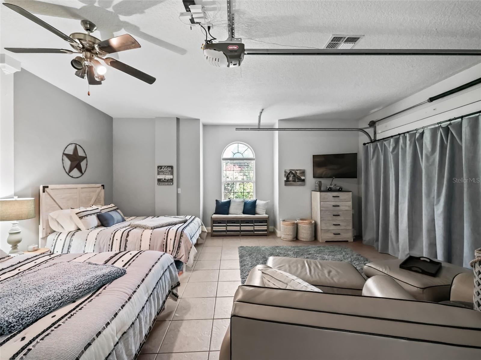 PINE RIDGE UNIT 02 - Residential