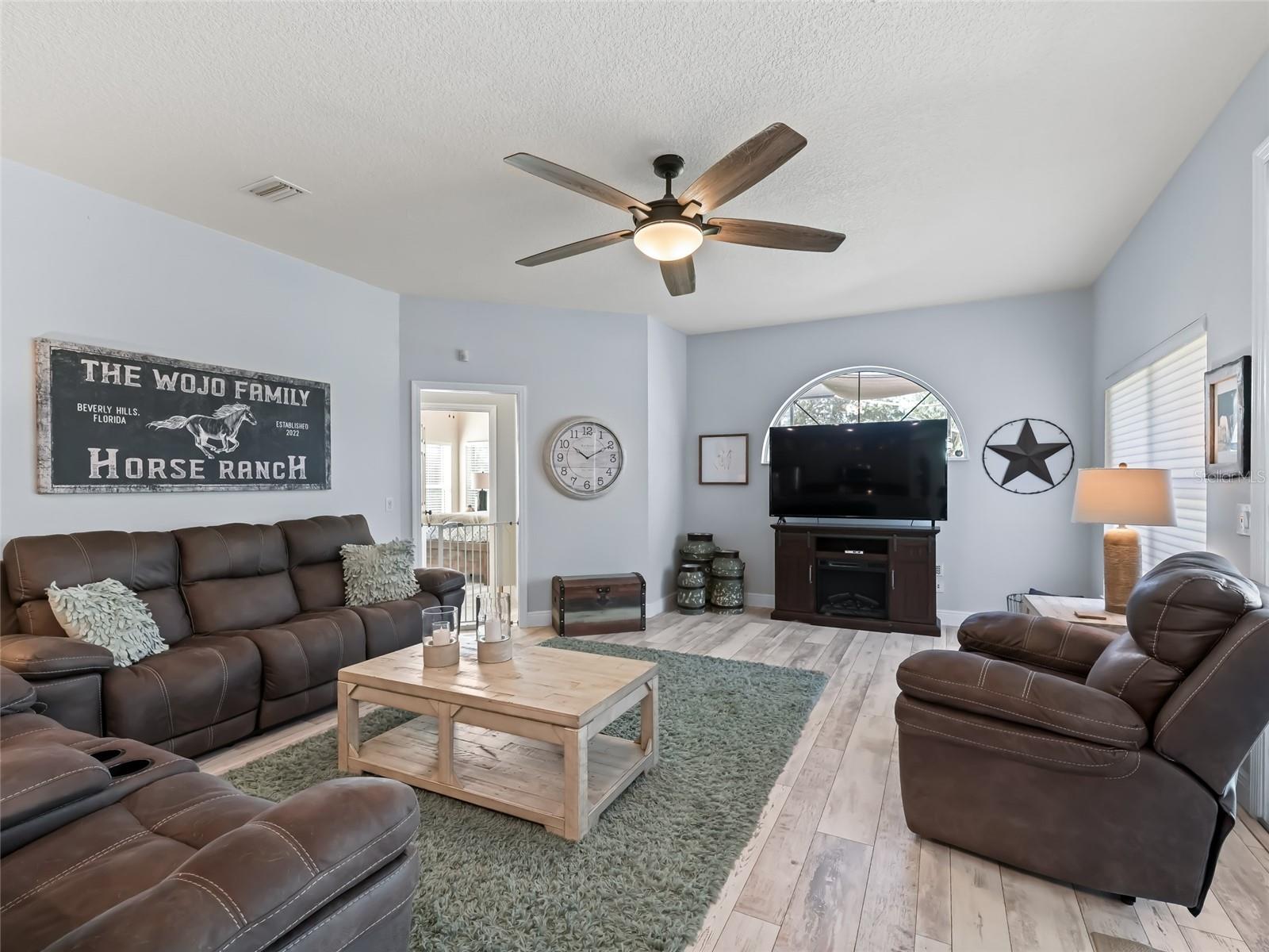 PINE RIDGE UNIT 02 - Residential