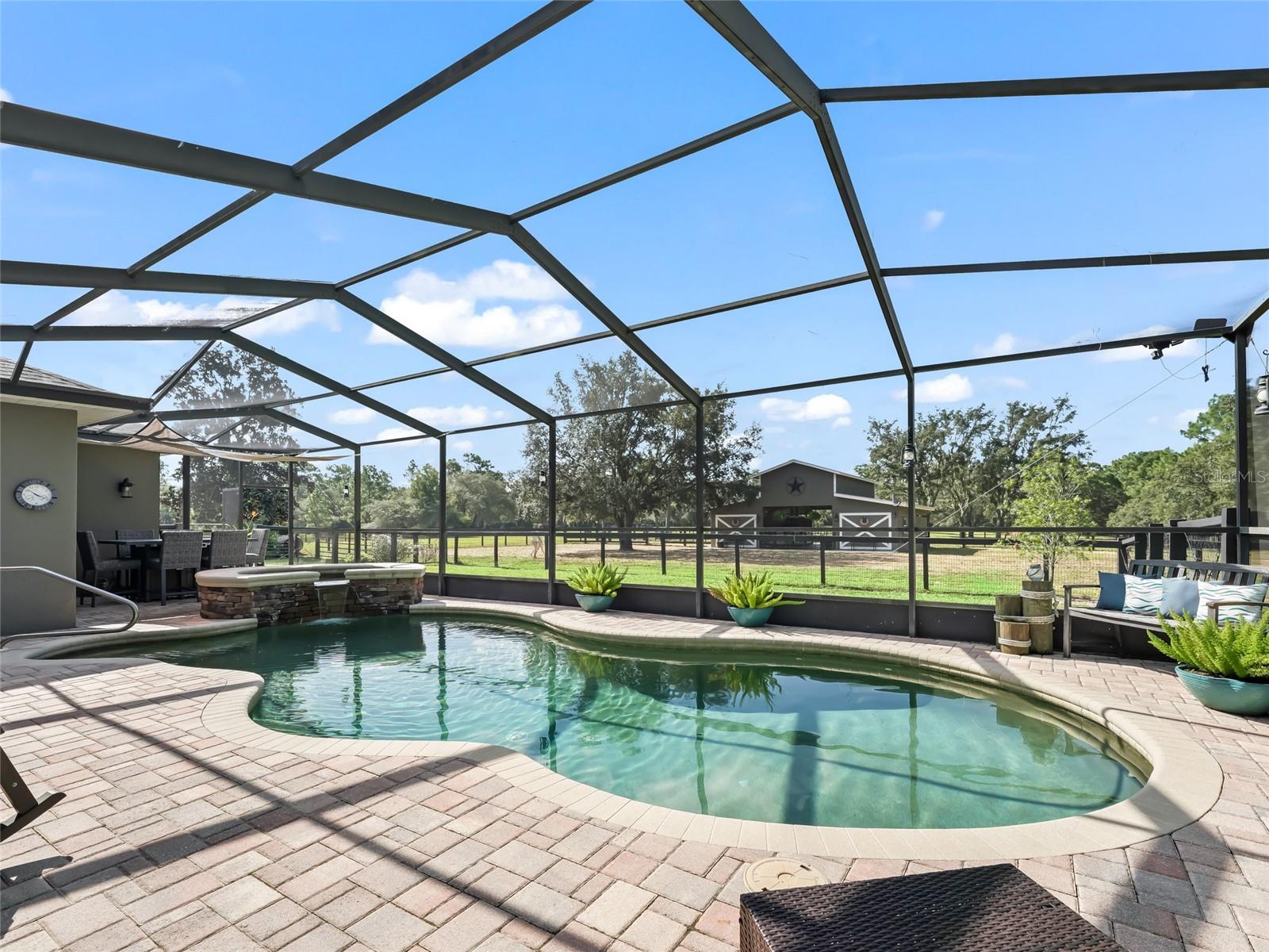 PINE RIDGE UNIT 02 - Residential