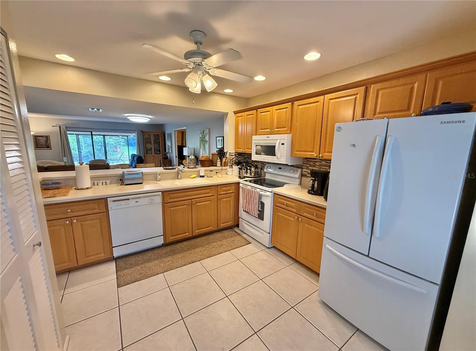 SPRING LAKES III - Residential