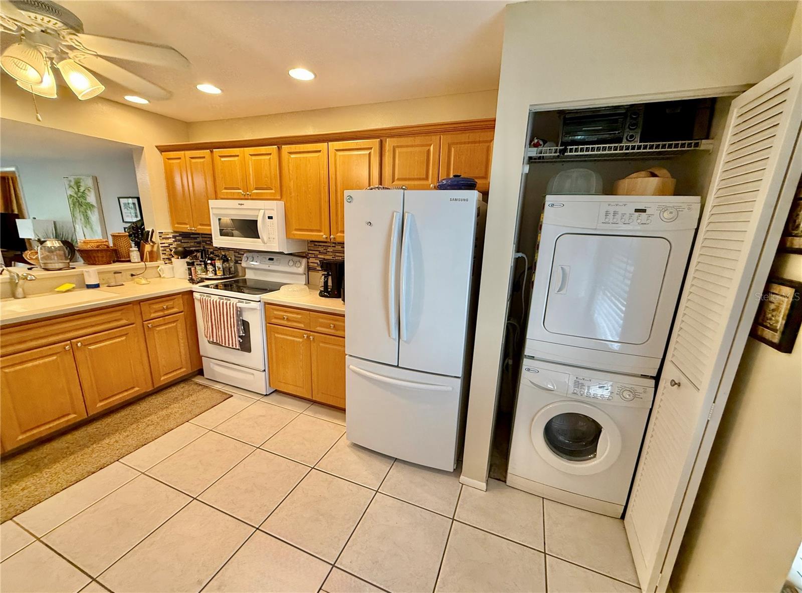 SPRING LAKES III - Residential