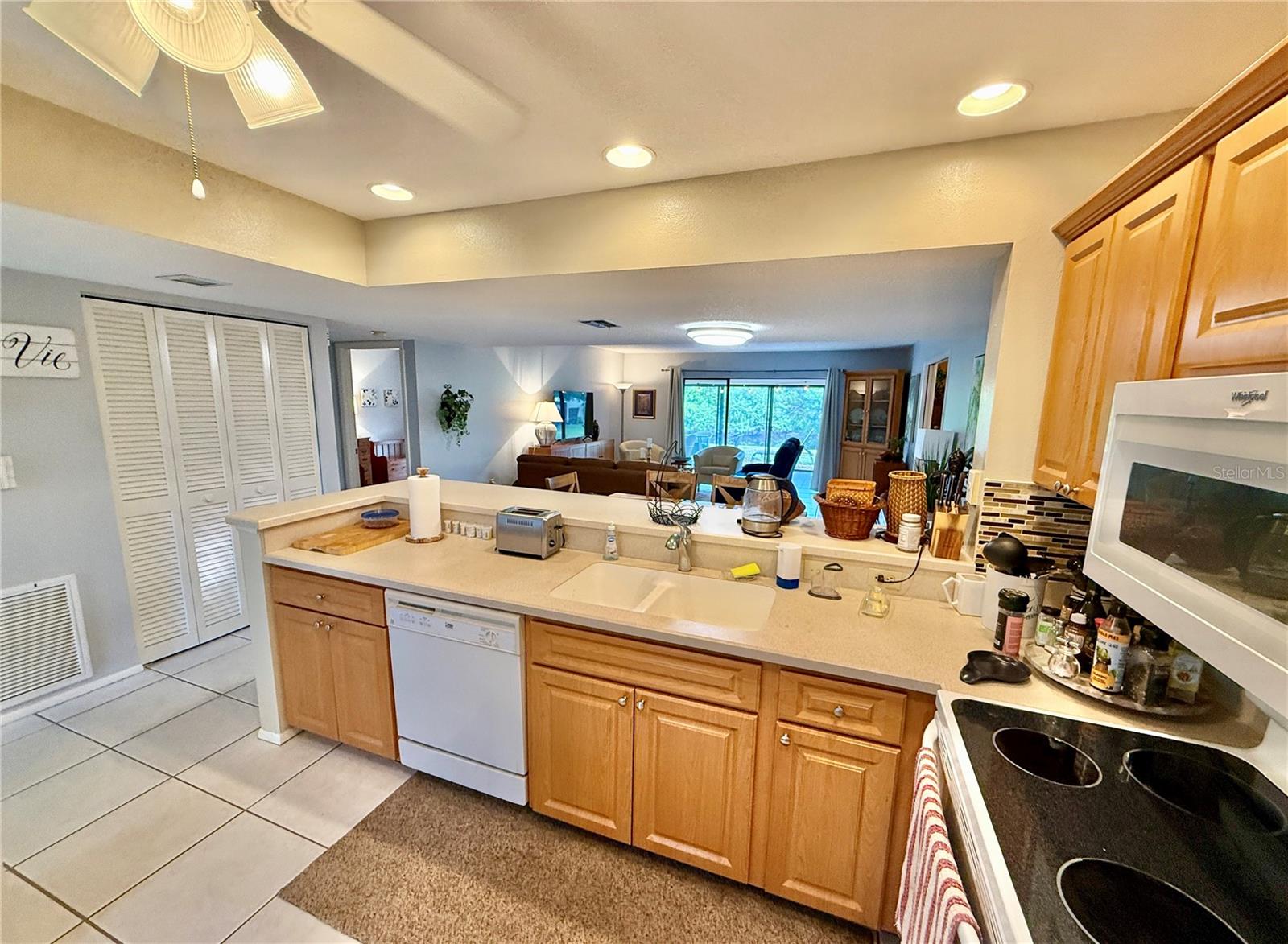 SPRING LAKES III - Residential