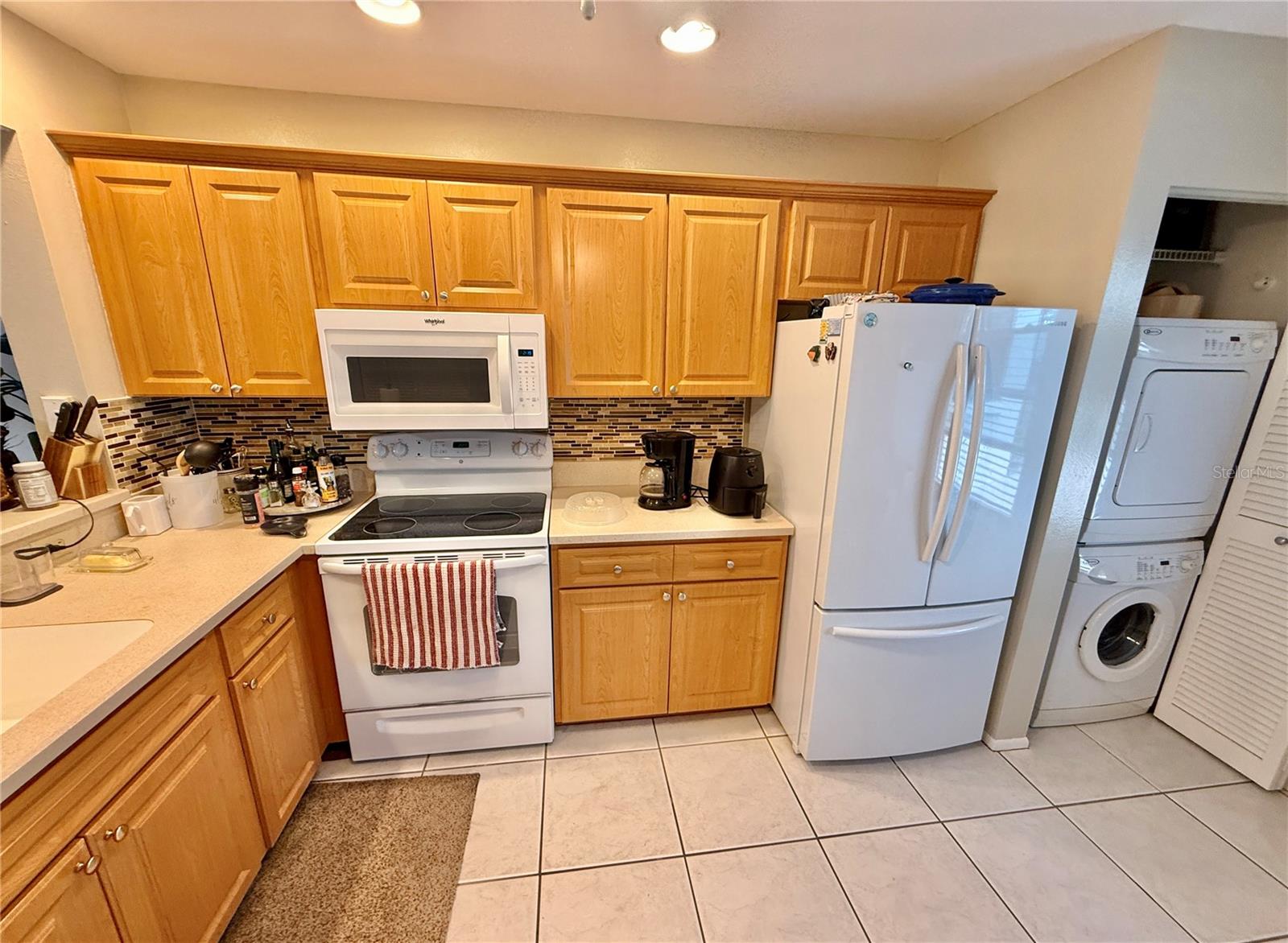 SPRING LAKES III - Residential