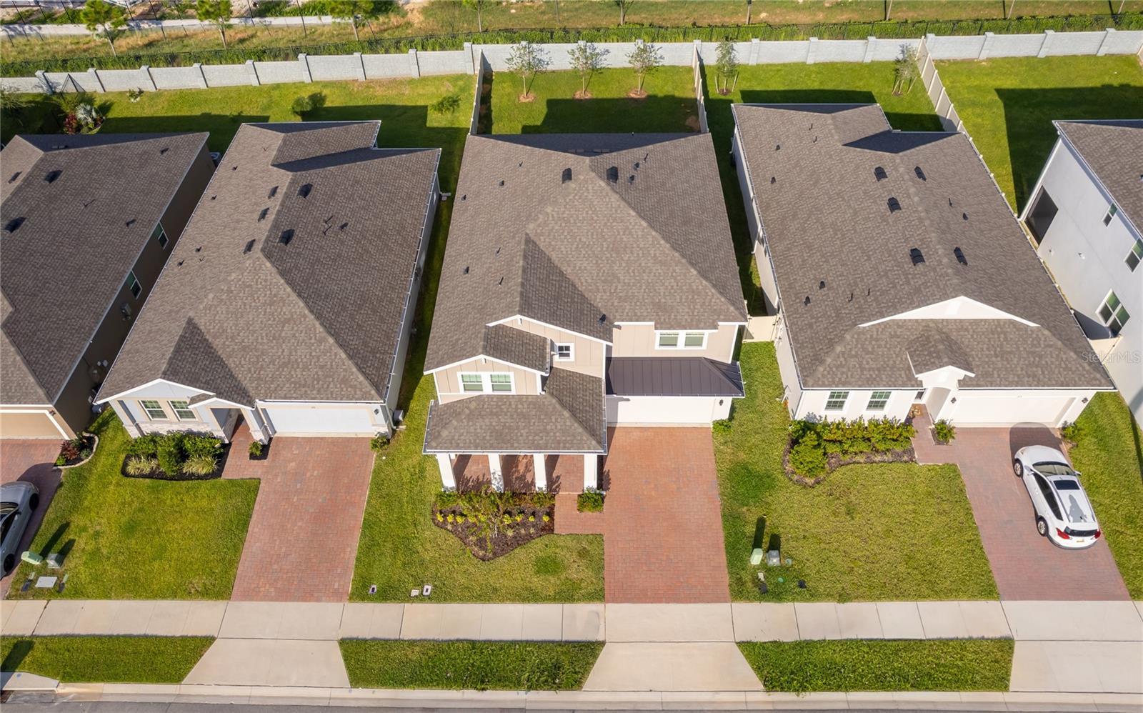 380 LEMONGRASS ROAD