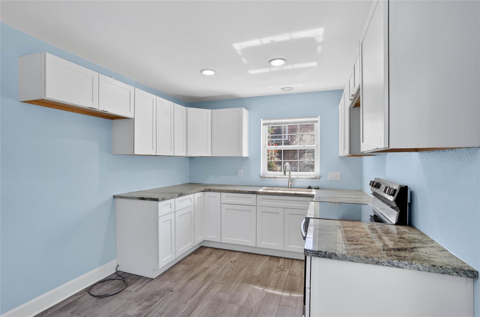 JAMESTOWN CONDO - Residential