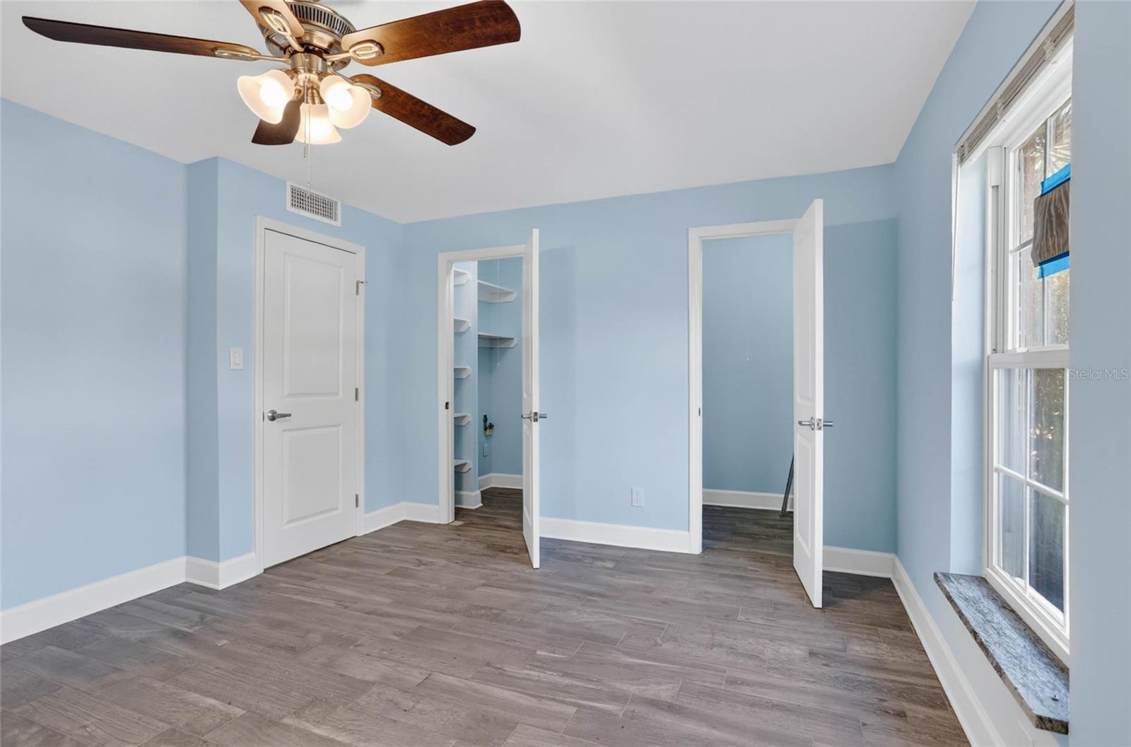 JAMESTOWN CONDO - Residential