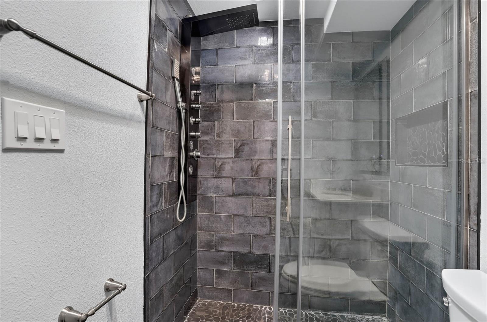 JAMESTOWN CONDO - Residential