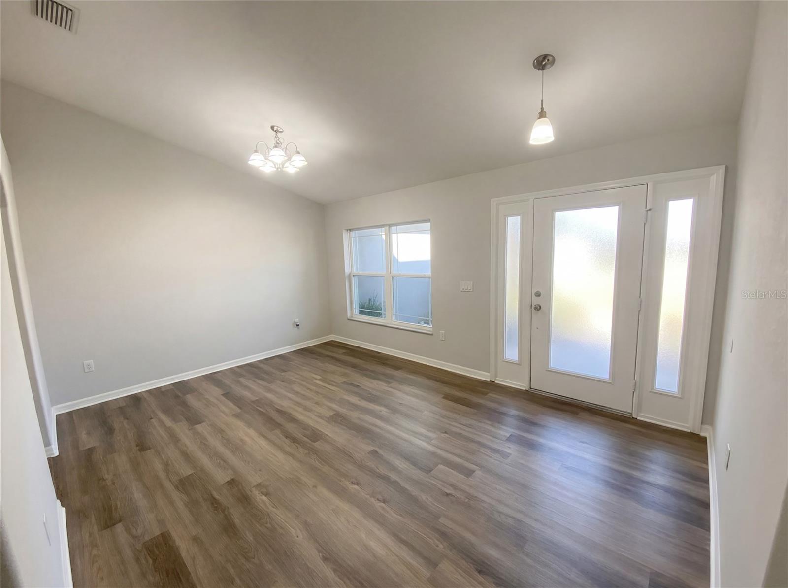 ROYAL HIGHLANDS - Residential