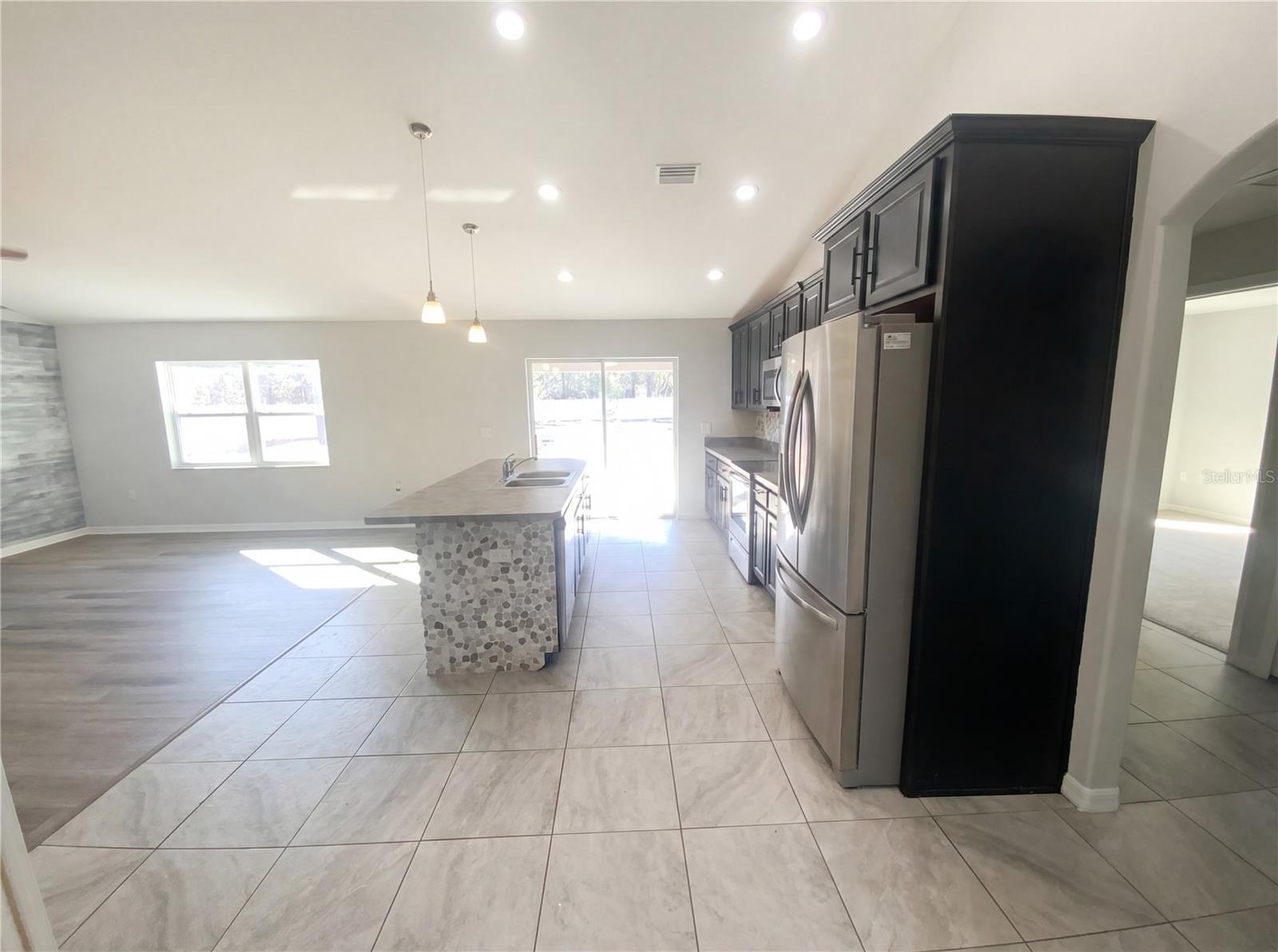 ROYAL HIGHLANDS - Residential