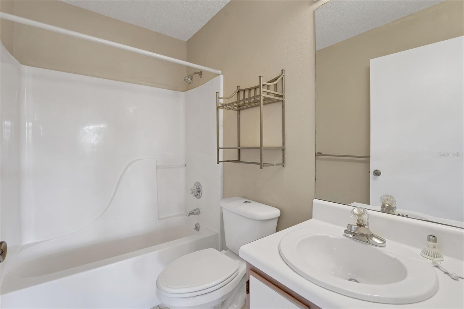 WATERS EDGE UNIT 01 A REP 02 - Residential