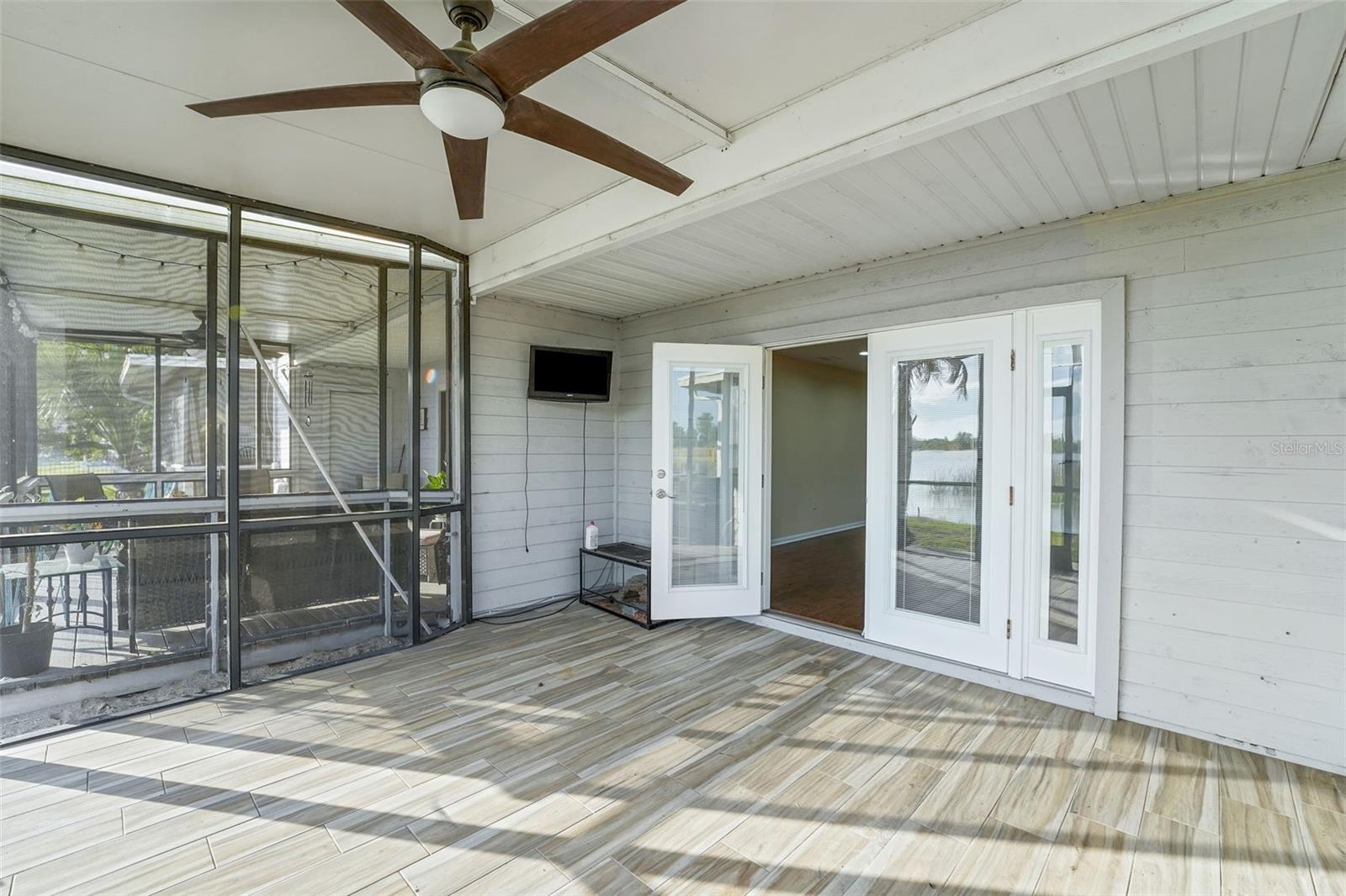 WATERS EDGE UNIT 01 A REP 02 - Residential