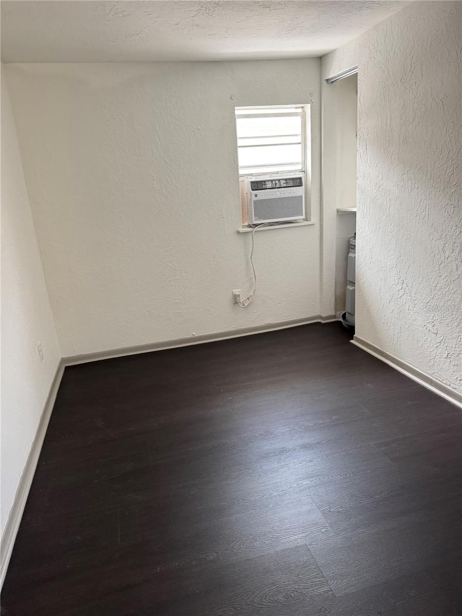 ROOSEVELT MANOR - Residential Income