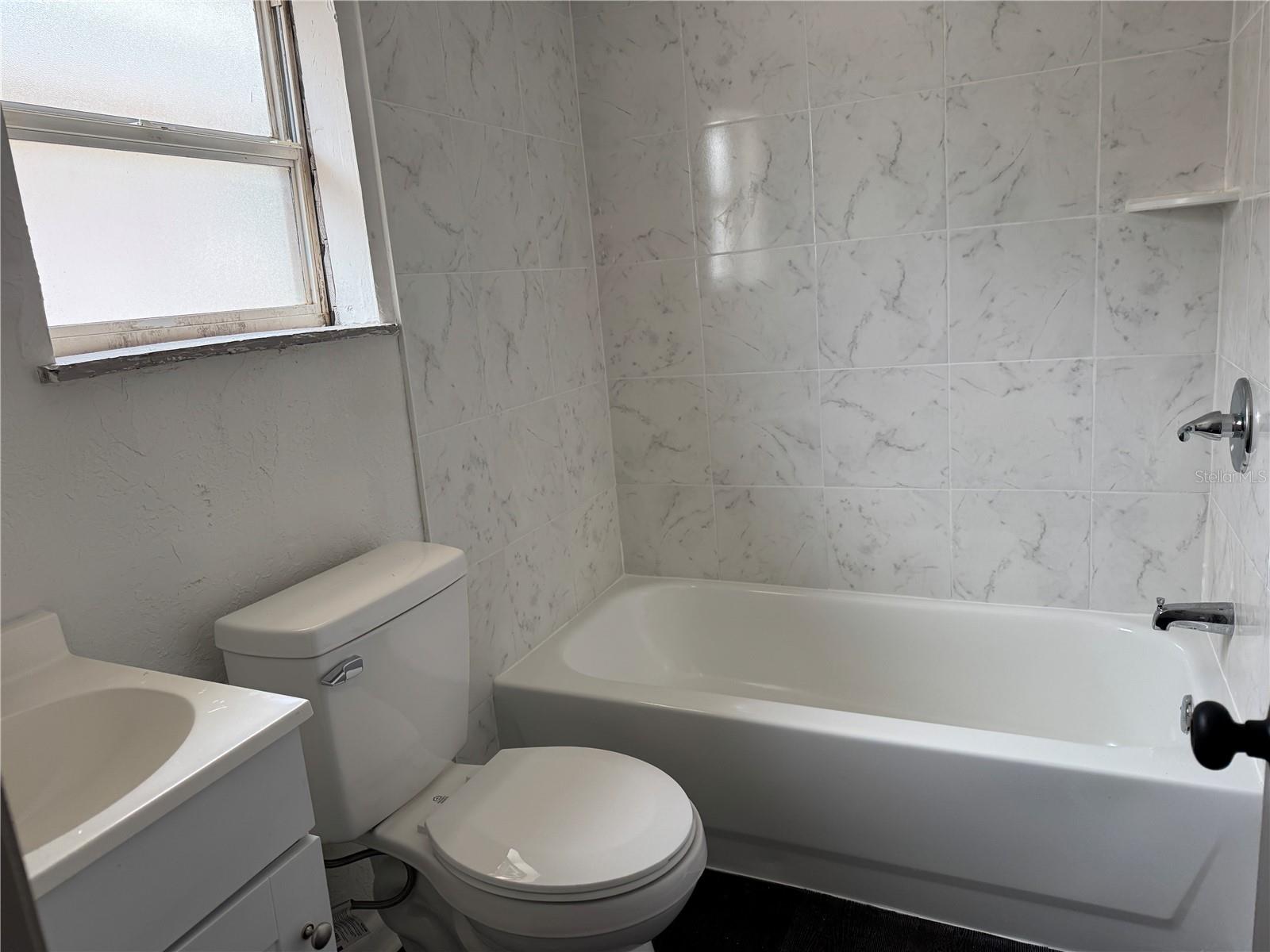 ROOSEVELT MANOR - Residential Income