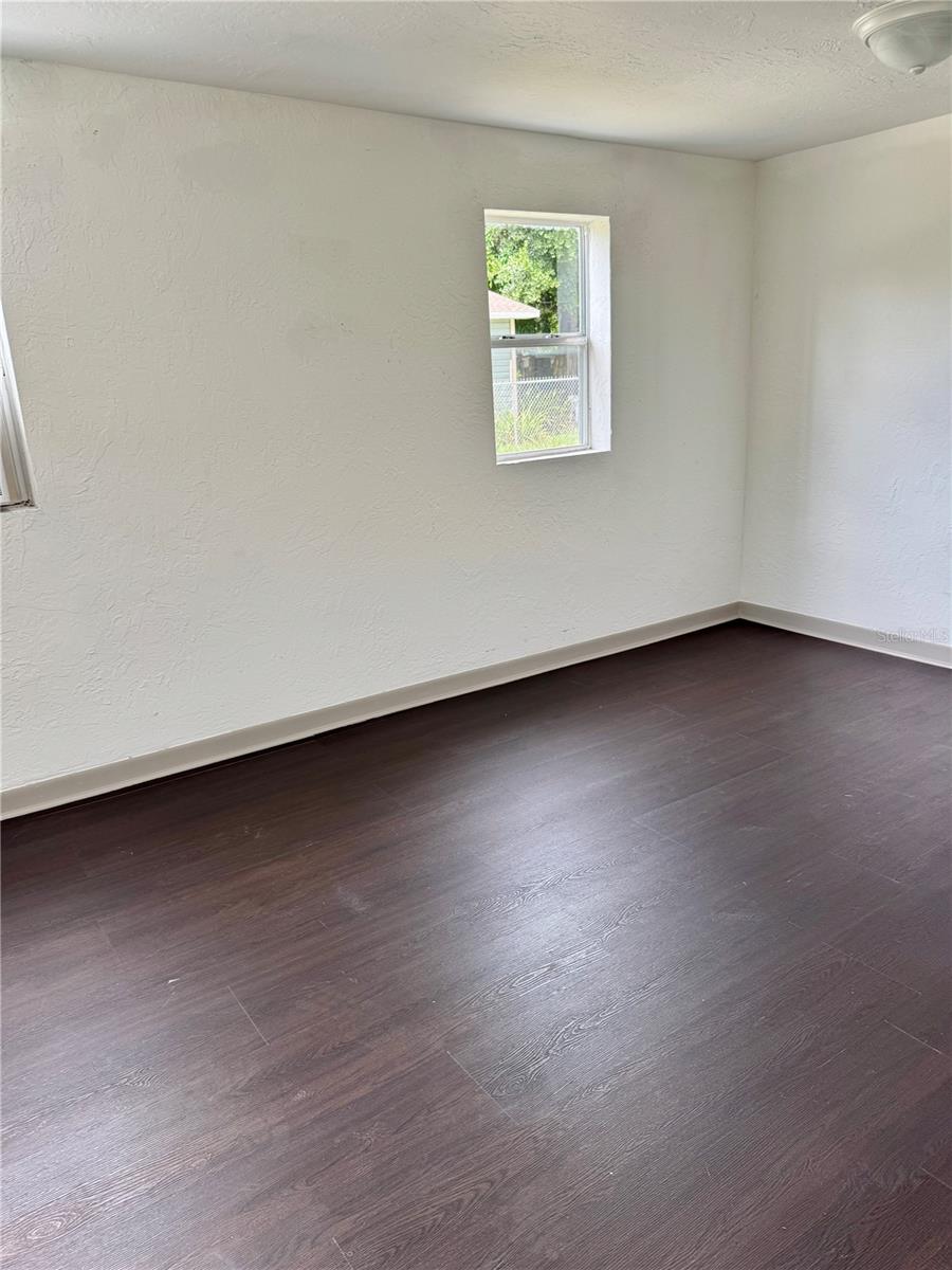 ROOSEVELT MANOR - Residential Income