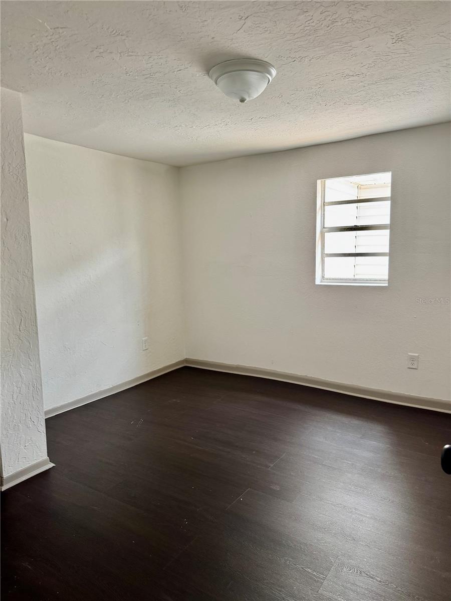 ROOSEVELT MANOR - Residential Income