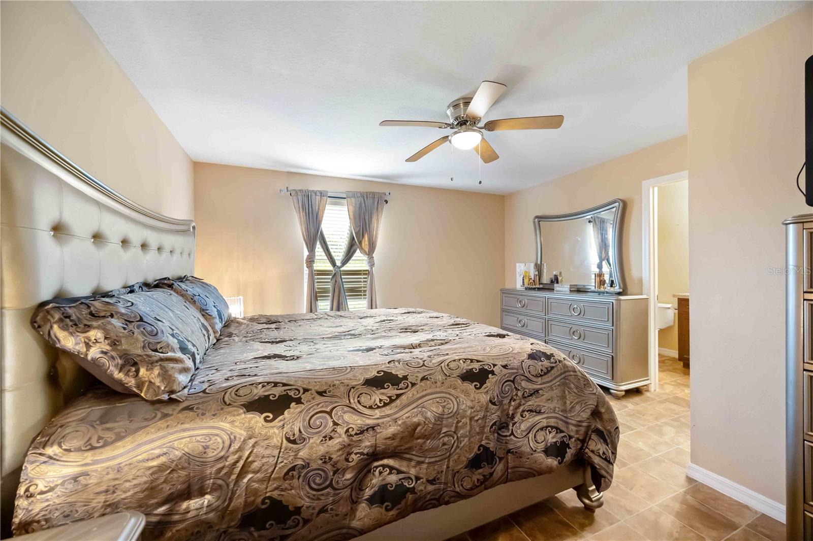 1122 42ND TERRACE E