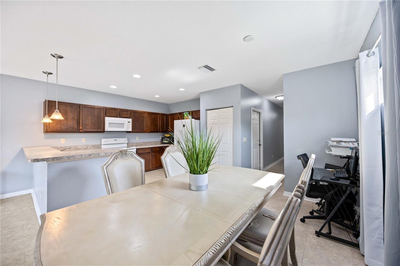 1122 42ND TERRACE E