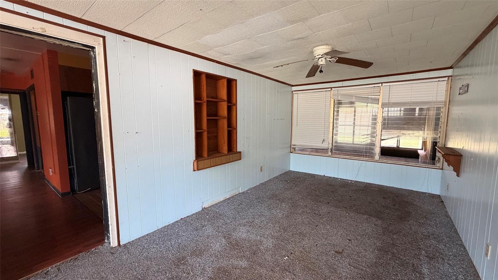 1411 LAKESHORE DRIVE