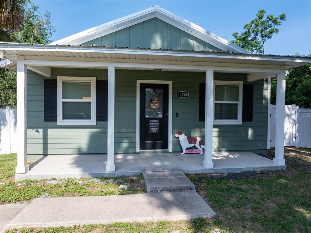 Photo of 14208 NW 136th Terrace, Alachua, FL 32615 (MLS # GC535716)