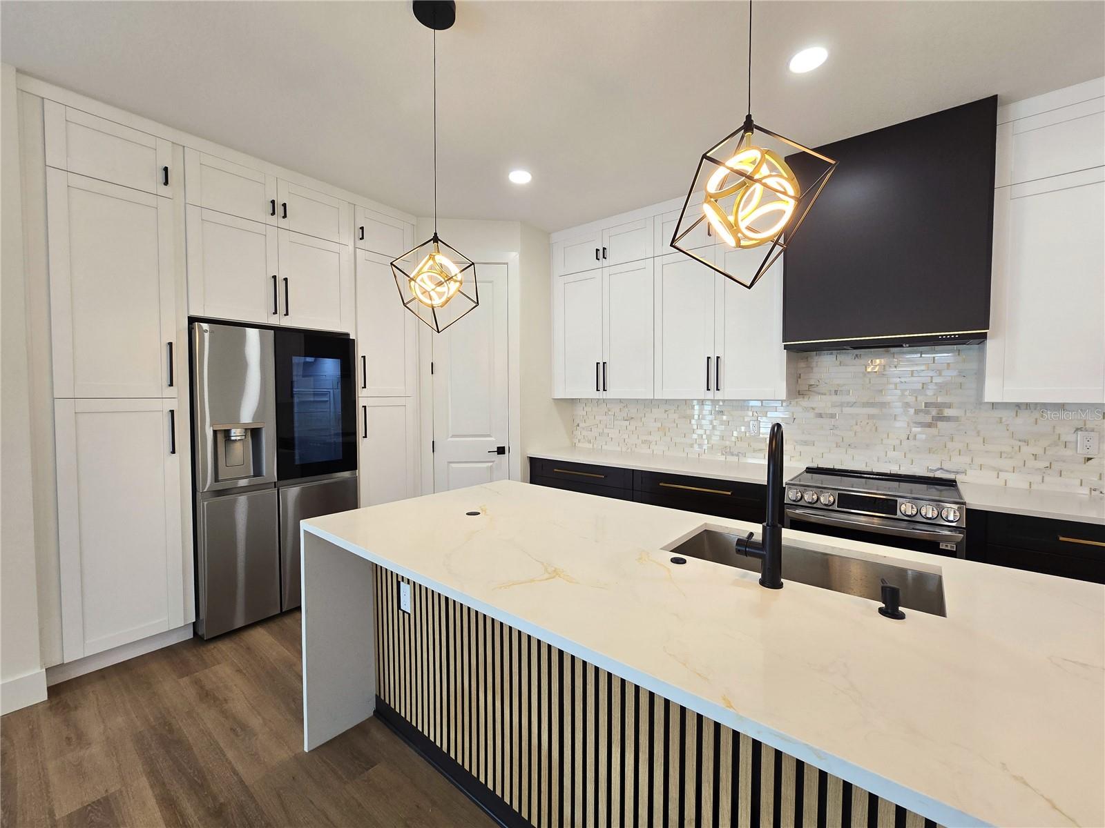 HIGHLAND GROVES - Residential