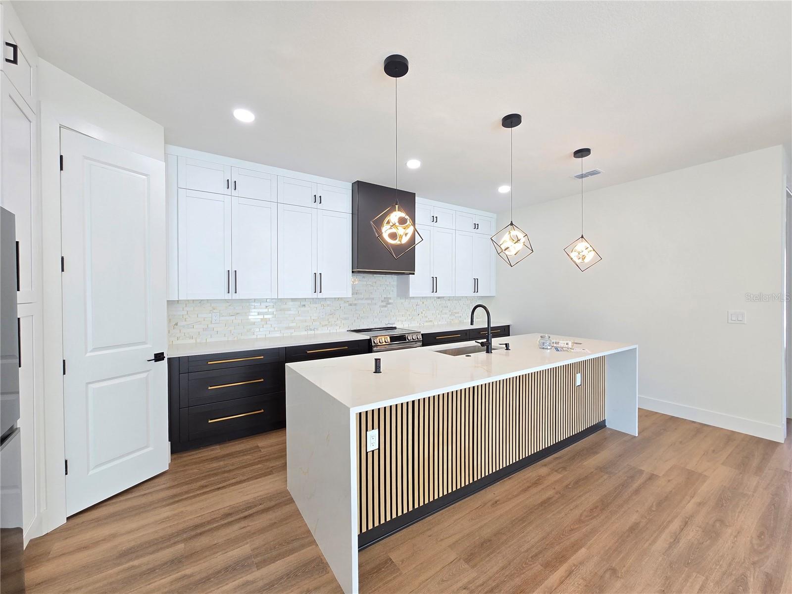 HIGHLAND GROVES - Residential