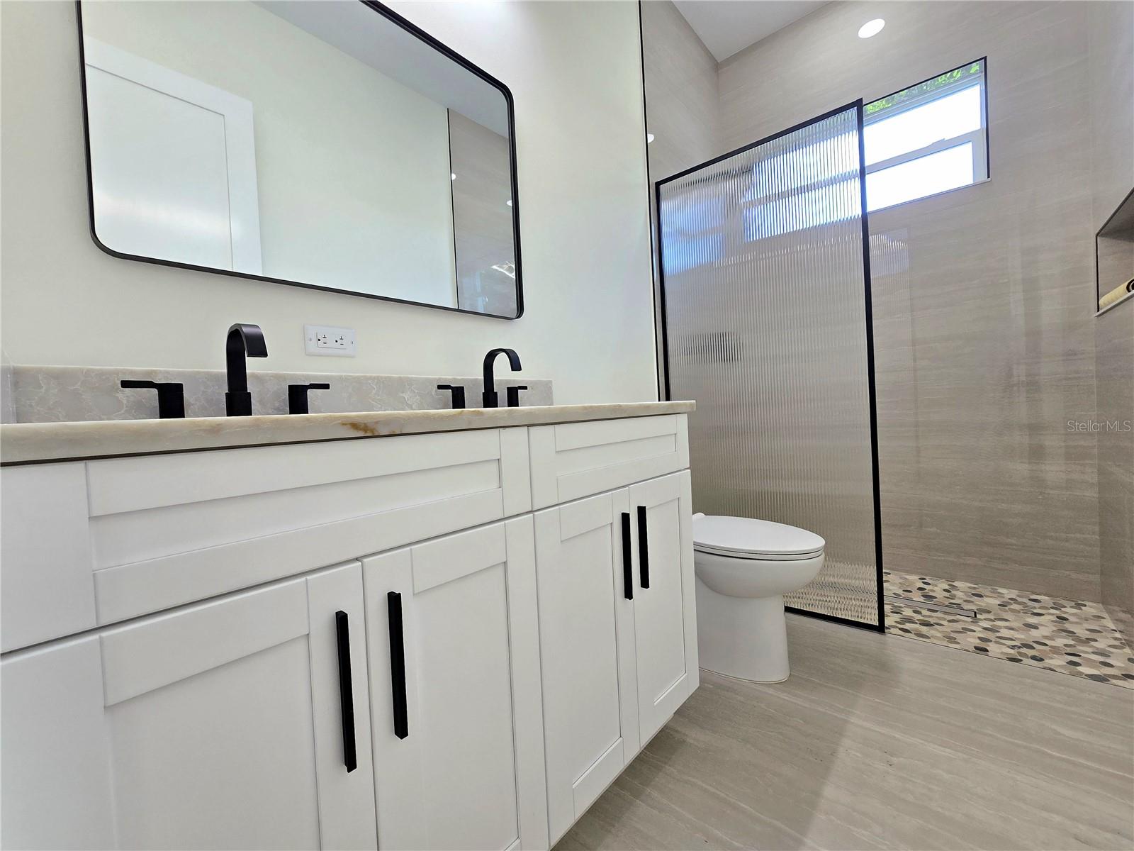 HIGHLAND GROVES - Residential