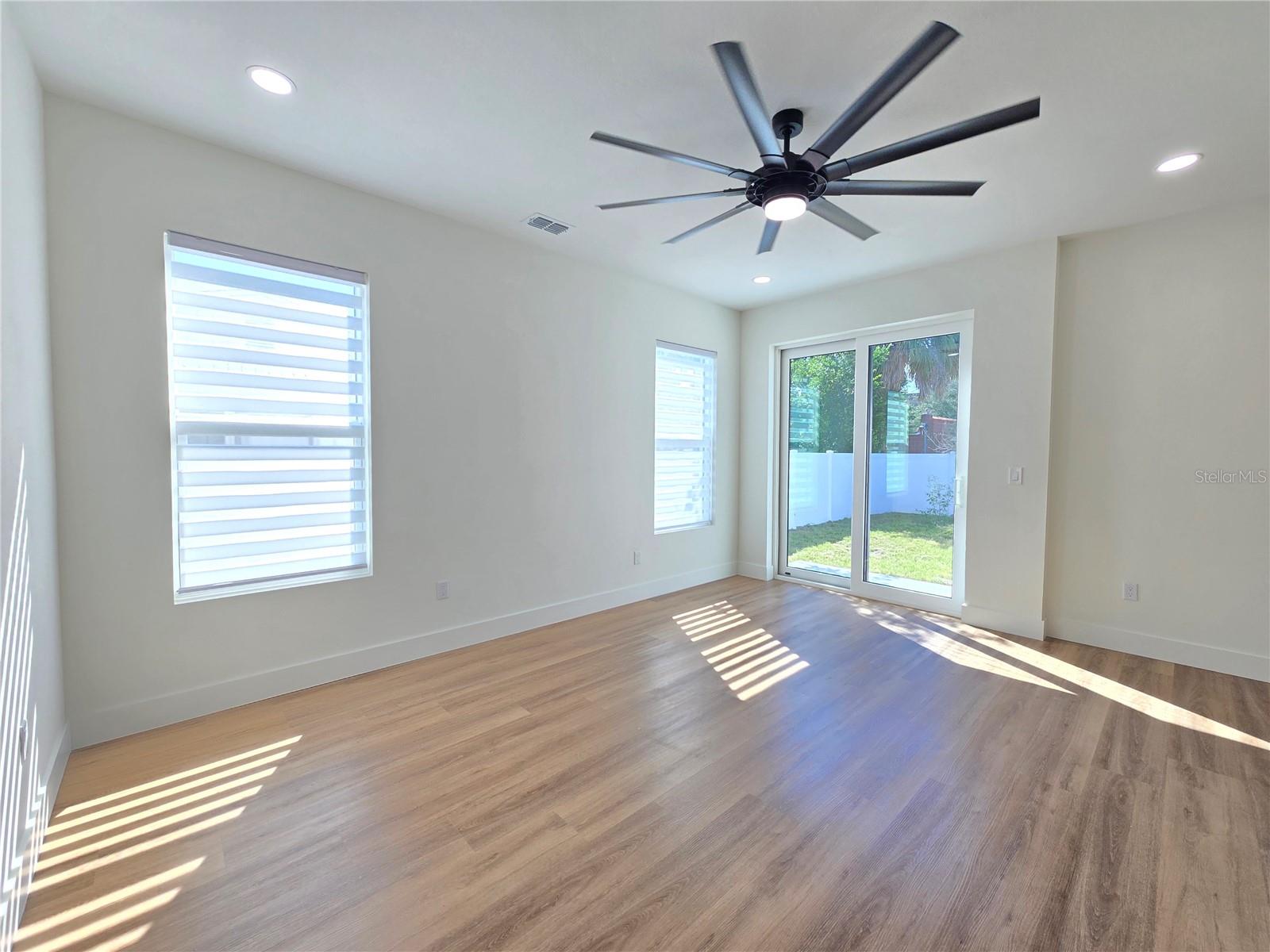 HIGHLAND GROVES - Residential