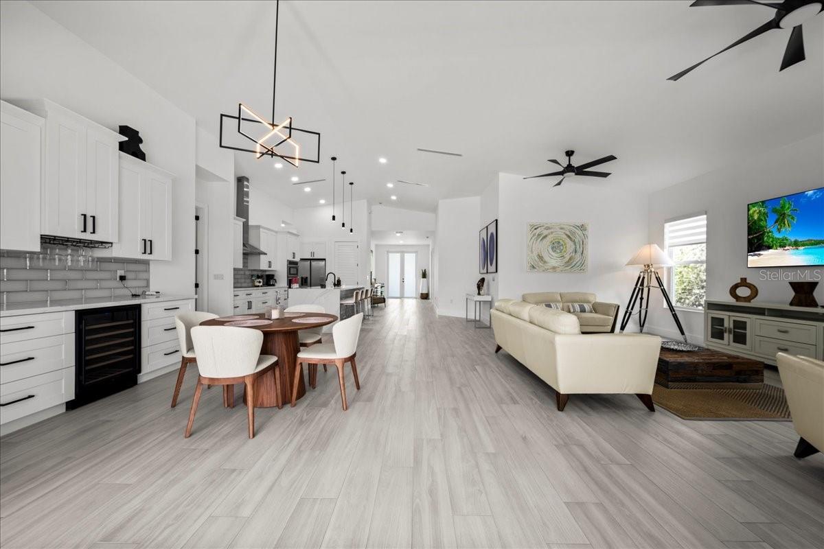 FORT MYERS SHORES - Residential