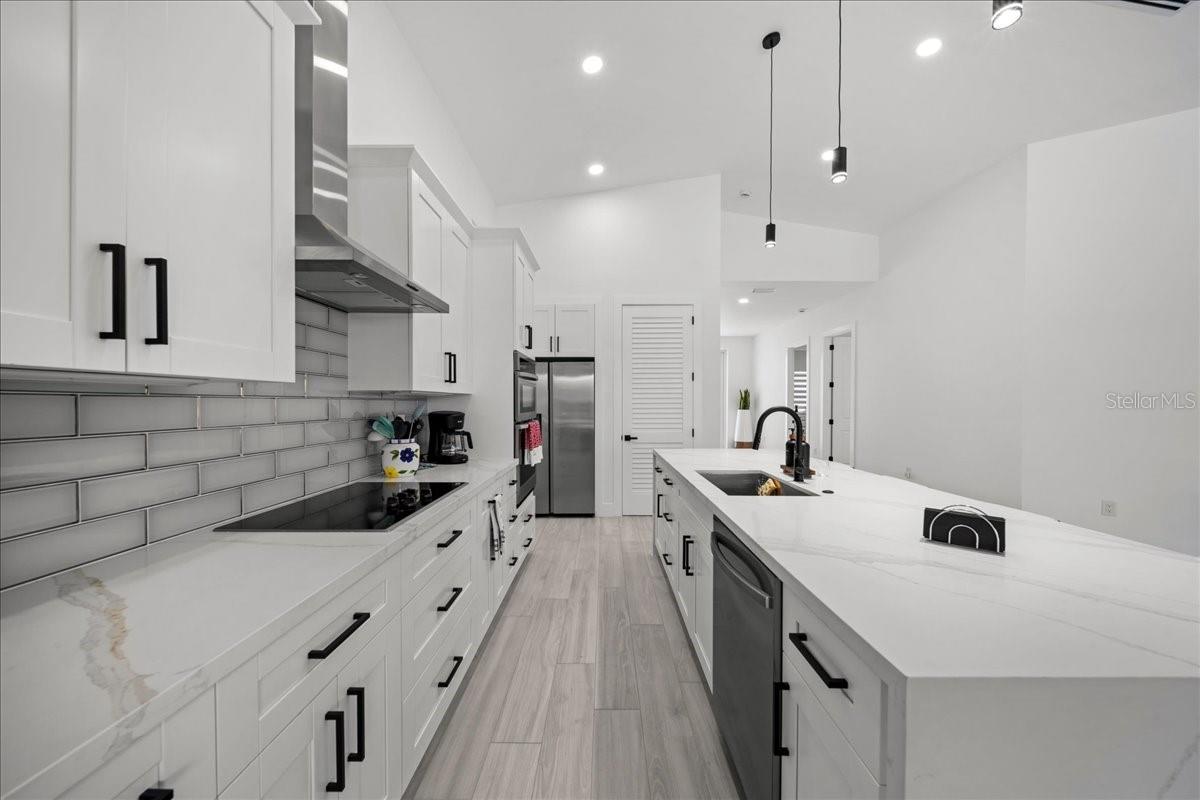 FORT MYERS SHORES - Residential