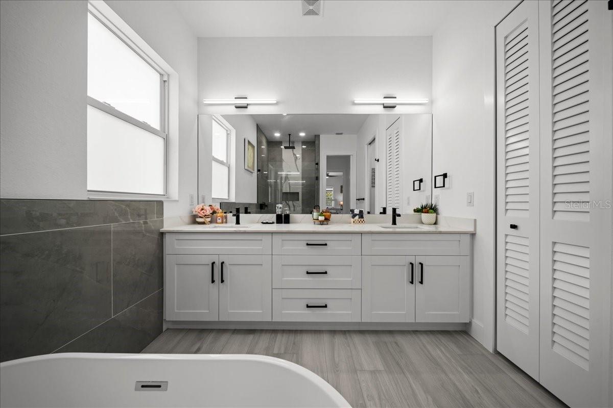 FORT MYERS SHORES - Residential