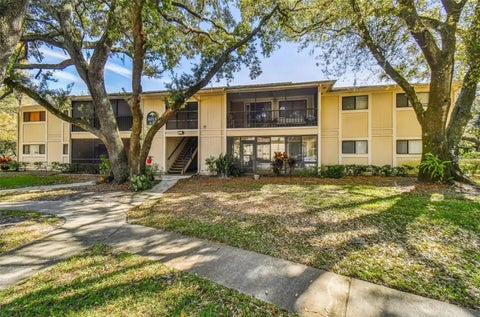 6015 Laketree Ln E, Temple Terrace, FL 33617